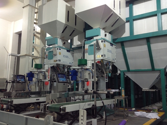 Servo motor granulado do PLC da máquina de enchimento 0.5MPa do saco do cereal de Ewinall
