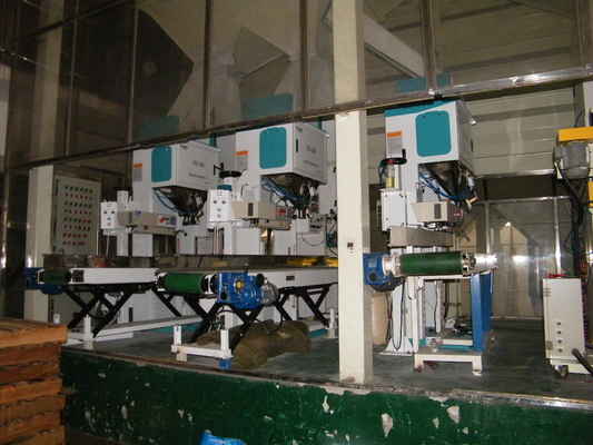 controle do PLC da máquina de empacotamento dos feijões do malote do enchimento do peso de 0.5Mpa 15kg