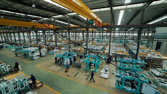 sacos pequenos automáticos plásticos da máquina de ensaque 0.6MPa 1500/H 1m3/H para o produto químico